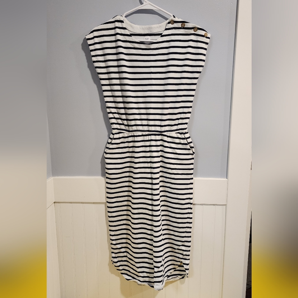 GAP Black and White Striped Bodysuit Kids Size Large